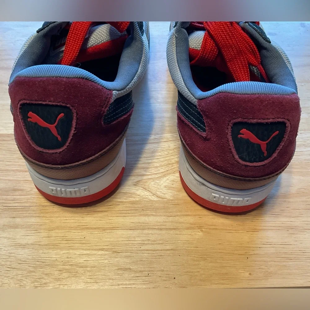 Puma Gray, Red and Black Athletic Shoes. Leather and Textile Upper.